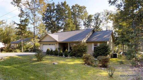5020 Chinook Ln, Crossville, TN 38572-6728