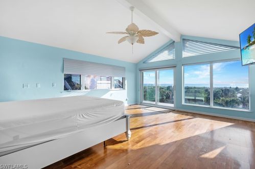 1320 Seaspray Ln, Sanibel FL  33957-2619 exterior