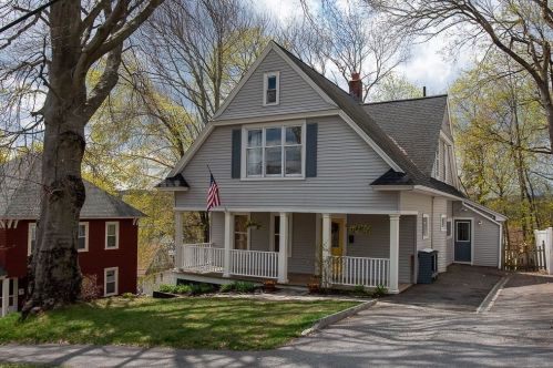 3 Wrentham Rd, Worcester, MA 01602-1323