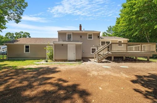 6 Kennedy Dr, Coventry RI 02816-5214 exterior