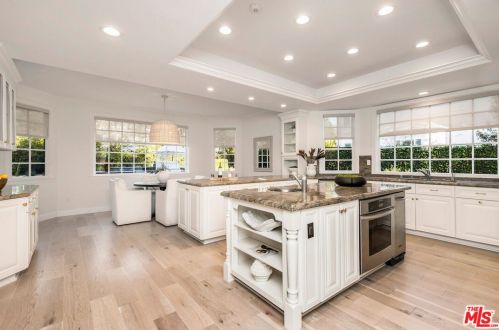 29646 Ridgeway Dr, Calabasas CA  91301-4147 exterior