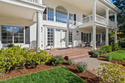 18 Colton Ct, Redwood City, CA 94062-4060