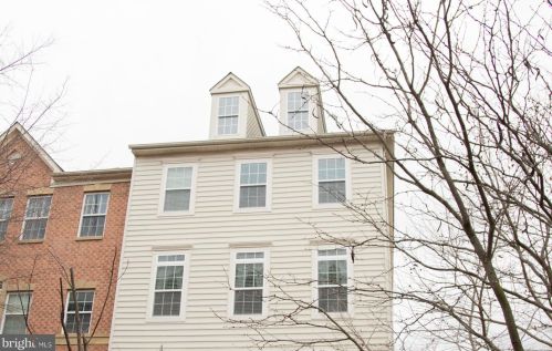 2631 Eastbourne Dr, Woodbridge VA  22191-4090 exterior