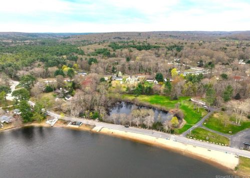245 Lake St, Moosup, CT 06354-1912