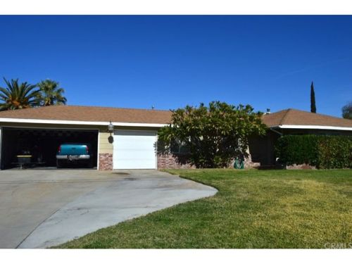400 Victoria St, Rialto CA  92376-5172 exterior