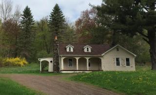 110 Firehouse Rd, Dallas, PA 18612-3310
