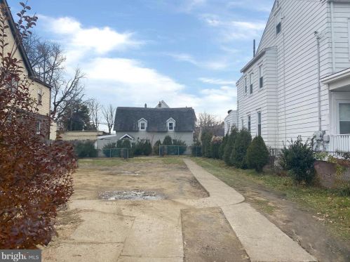 837 Hamilton Ave, Trenton, NJ 08629-1904