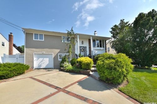 2694 Dorothy St, North Bellmore, NY 11710-5026