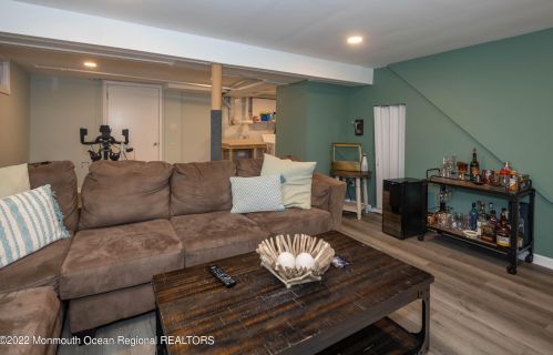 6 Elmwood Pl, Leonardo NJ  07737-1347 exterior