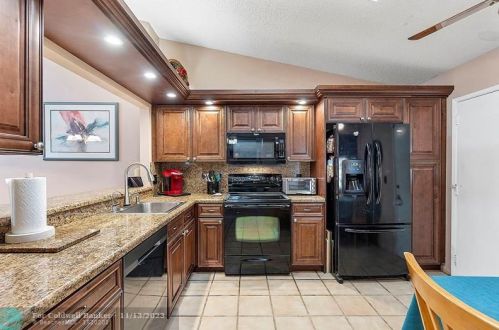 5306 Palmetto Palm Ct, Boynton Beach, FL 33437-2211