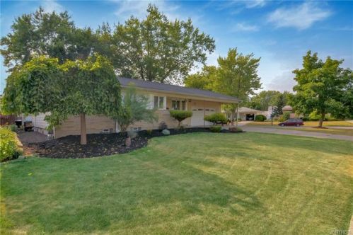106 Monterey Rd, Tonawanda, NY 14150-5518