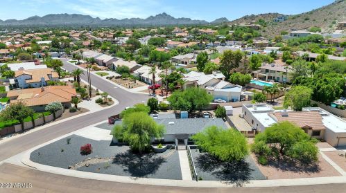 2827 Evans Dr, Phoenix AZ  85032-5030 exterior