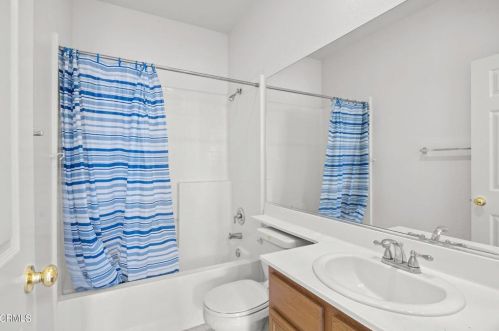 3870 Shakespeare Dr, Oxnard CA  93033-6868 exterior