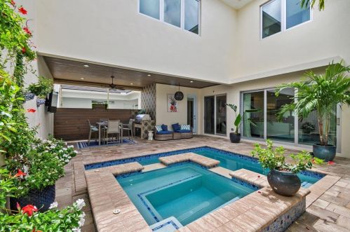 5021 Grandiflora Rd, West Palm Beach, FL 33418
