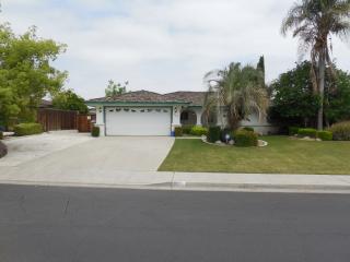 2805 Hempstead Ln, Bakersfield, CA 93309-5535