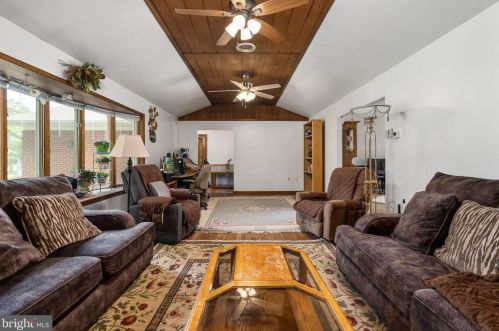 2409 Little River Rd, Haymarket VA  20169-1205 exterior