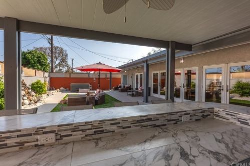 1954 Shipway Ave, Long Beach, CA 90815-3624