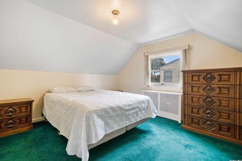 13 Berkshire Rd, Bethpage NY  11714-1025 exterior