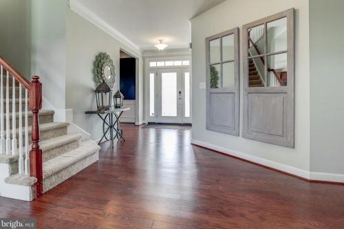 1021 Menlow Dr, Leesburg VA  20176-6564 exterior