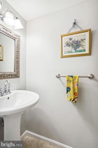 5269 Bradgen Ct, Springfield VA 22151-3524 exterior