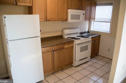 126 Bainbridge St, Philadelphia PA  19147-2412 exterior