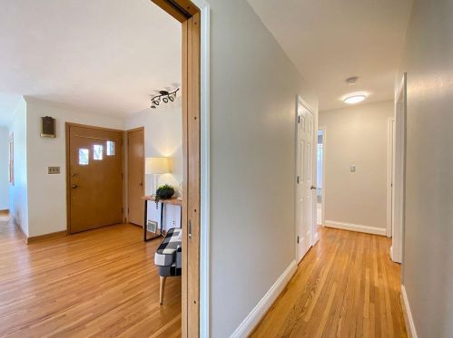 922 County Rd B, Saint Paul MN 55113-4405 exterior