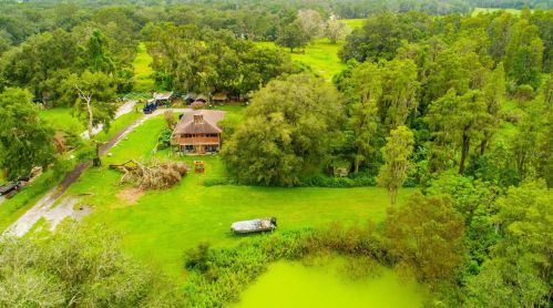 14010 Wp Ln, Thonotosassa FL  33592-4204 exterior