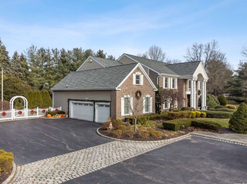 2 Windham Ct, Muttontown, NY 11545-3200