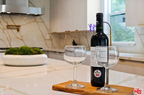 4552 Ethel Ave, North Hollywood CA  91605-4703 exterior