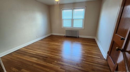178 Bishop Ave, Bridgeport CT  06610-2542 exterior