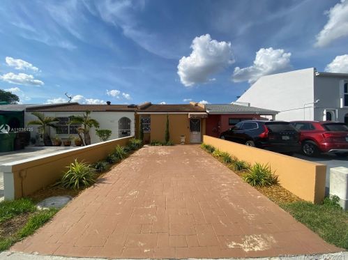 1895 68th St, Hialeah, FL 33014-4438