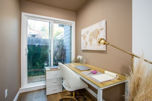 4015 Massachusetts St, Long Beach CA  90814-2826 exterior