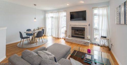 42 Winding Way, West Paterson, NJ 07424-2669