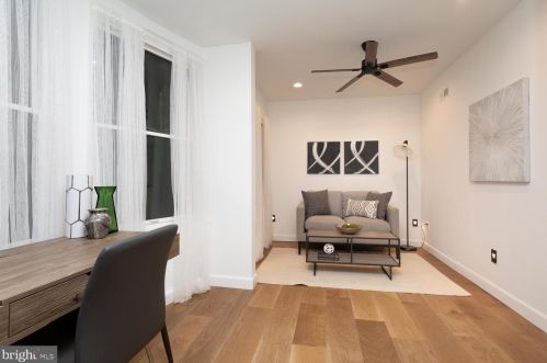 2037 Locust St, Philadelphia PA  19103-5613 exterior