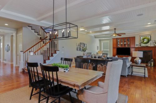 10817 Goldsborough Cir, Valley Home CA 95361-7649 exterior