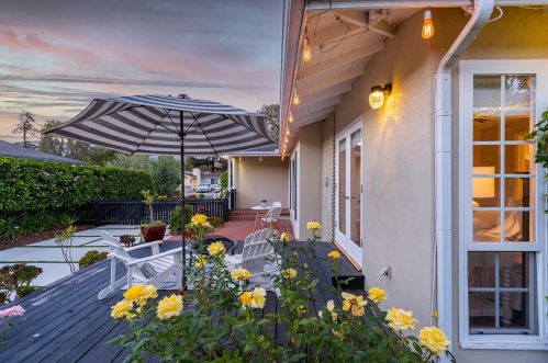 2109 Gillespie St, Santa Barbara CA  93101-4649 exterior