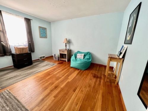 114 Oakhurst Rd, Pittsburgh PA  15215-1452 exterior