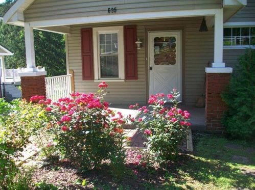 695 Milltown Rd, New Kensington, PA 15068-8315