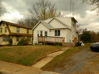 521 Clements Bridge Rd, Runnemede, NJ 08078-1923