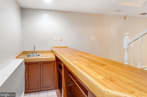5483 Rector Dr, Woodbridge VA  22193-3703 exterior