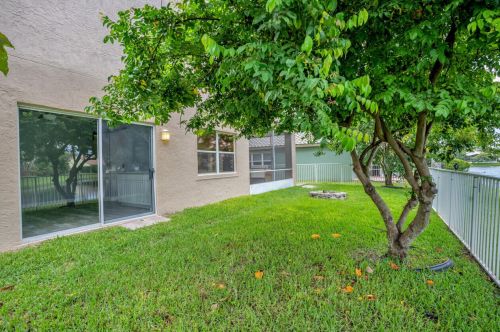 8632 Windy Cir, Boynton Beach FL  33472-5125 exterior