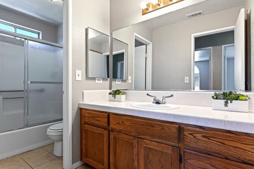 1026 Acaciawood Ct, Los Banos CA  93635-2937 exterior