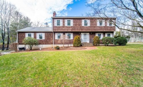 290 Fillow St, Norwalk, CT 06850-2214