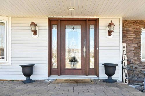 152 Boxwood Dr, San Remo, NY 11754-2916