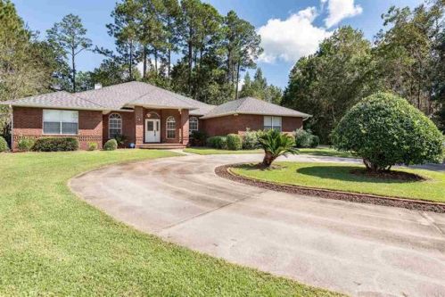 3317 Gleneagles Dr, Milton, FL 32571-9592