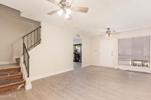 9046 51st Ln, Glendale, AZ 85302-4207