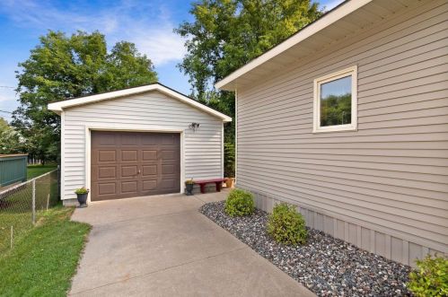 215 Kingwood St, Brainerd MN  56401-3321 exterior