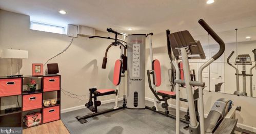 7127 Roosevelt Ave, Falls Church VA  22042-1623 exterior