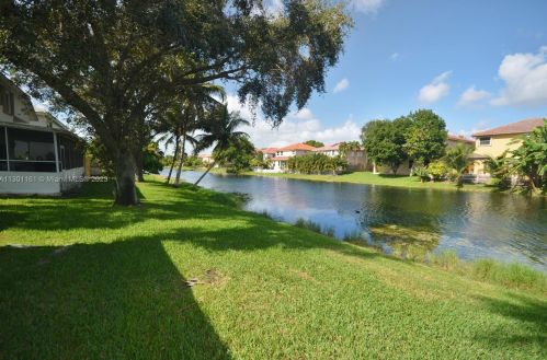 9903 20th St, Hollywood FL  33024-1443 exterior