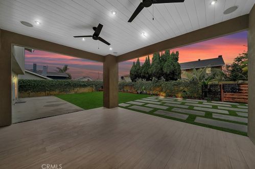 10071 Cliff Dr, Huntington Beach CA  92646-6604 exterior